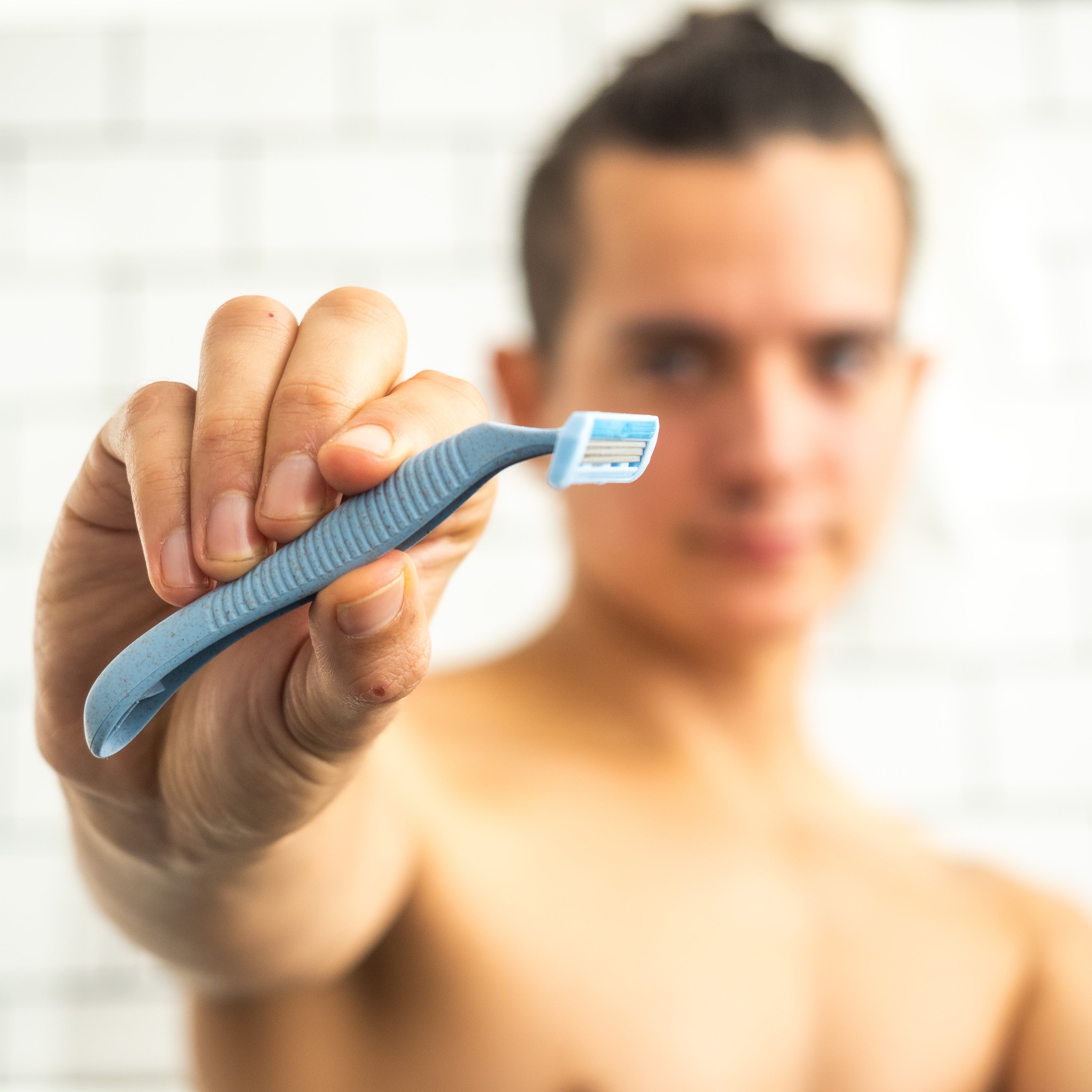 ECO RAZORS 12 PACK ( DISPOSABLE AND BIODEGRADEABLE)