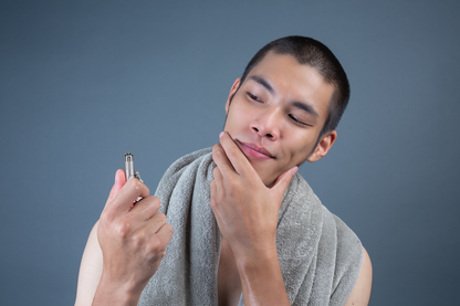 The OG Mini Manual Nose Trimmer